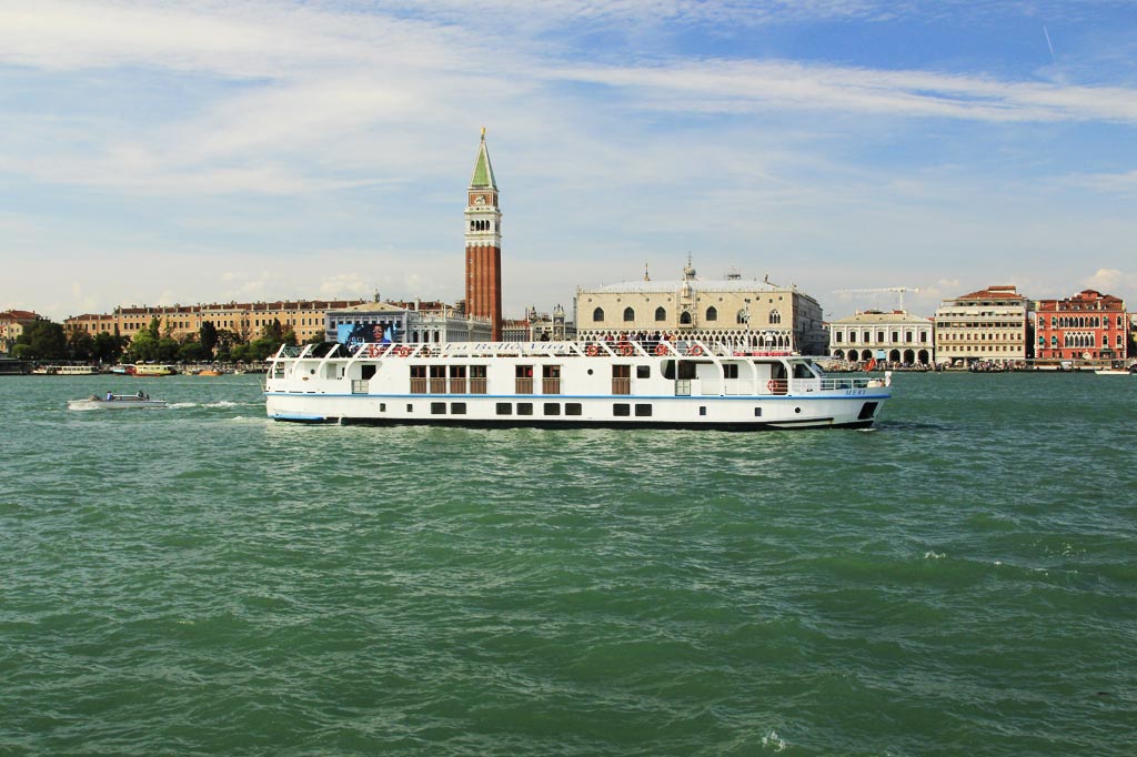 river cruises in italy