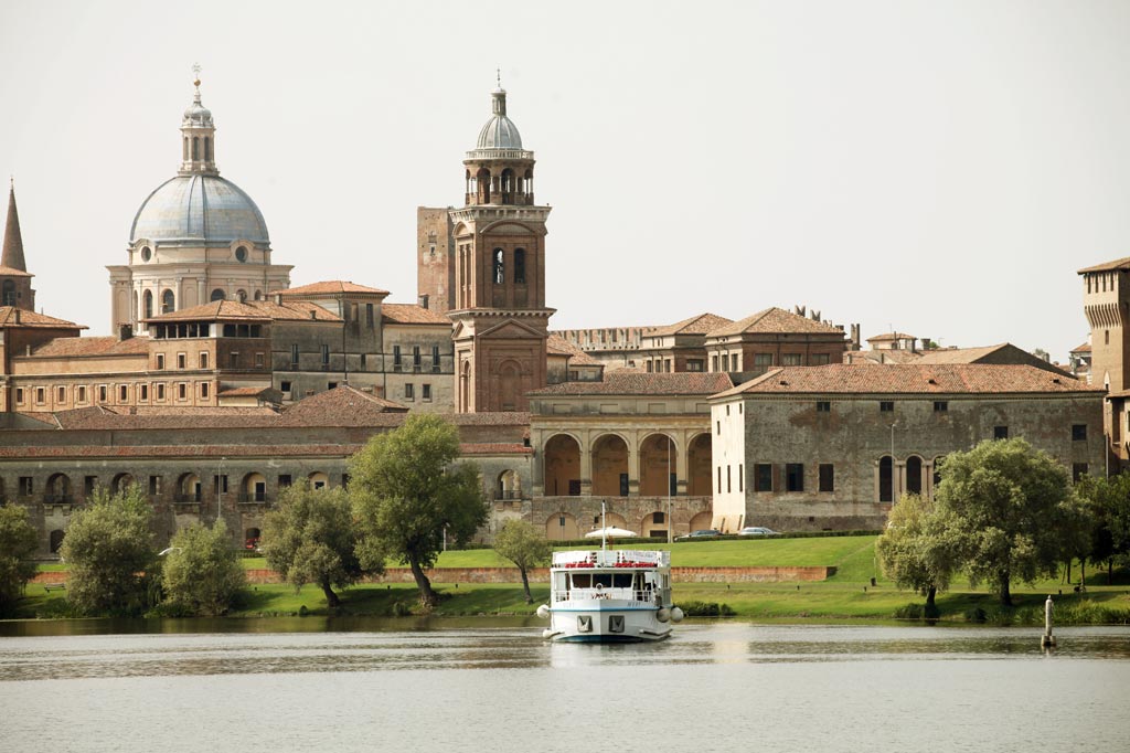 la bella vita luxury european river cruises and european water ways - italy - delta tour