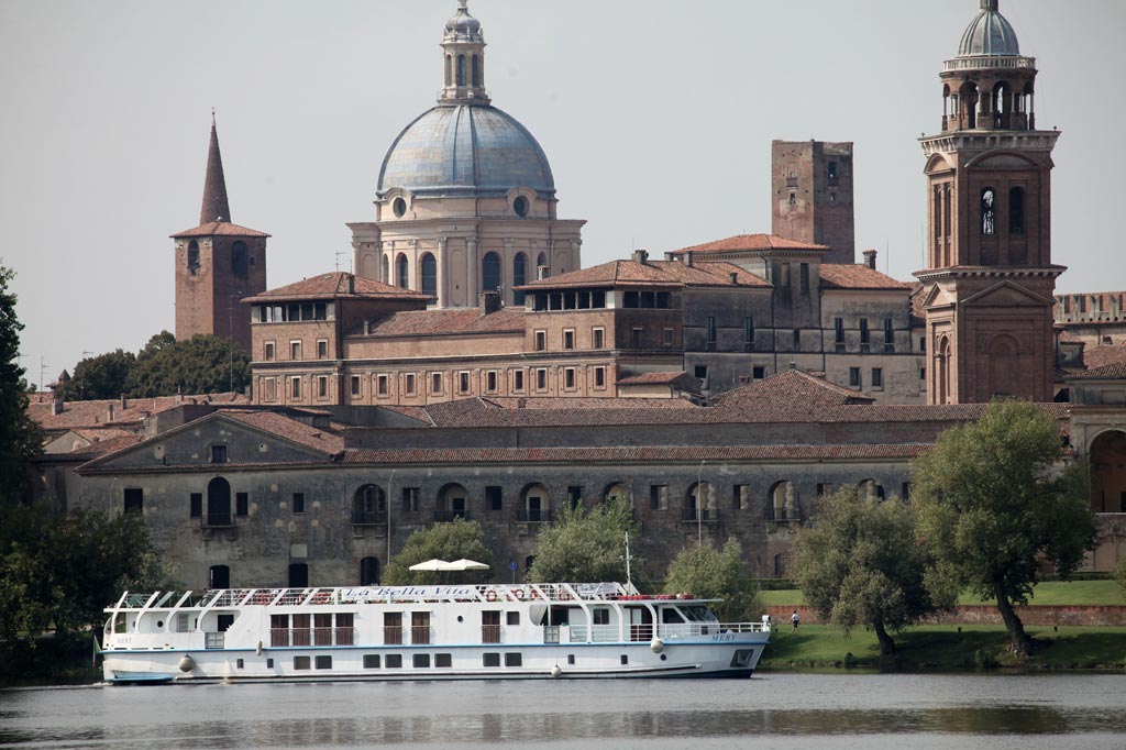 la bella vita luxury european river cruises and european water ways - italy - delta tour